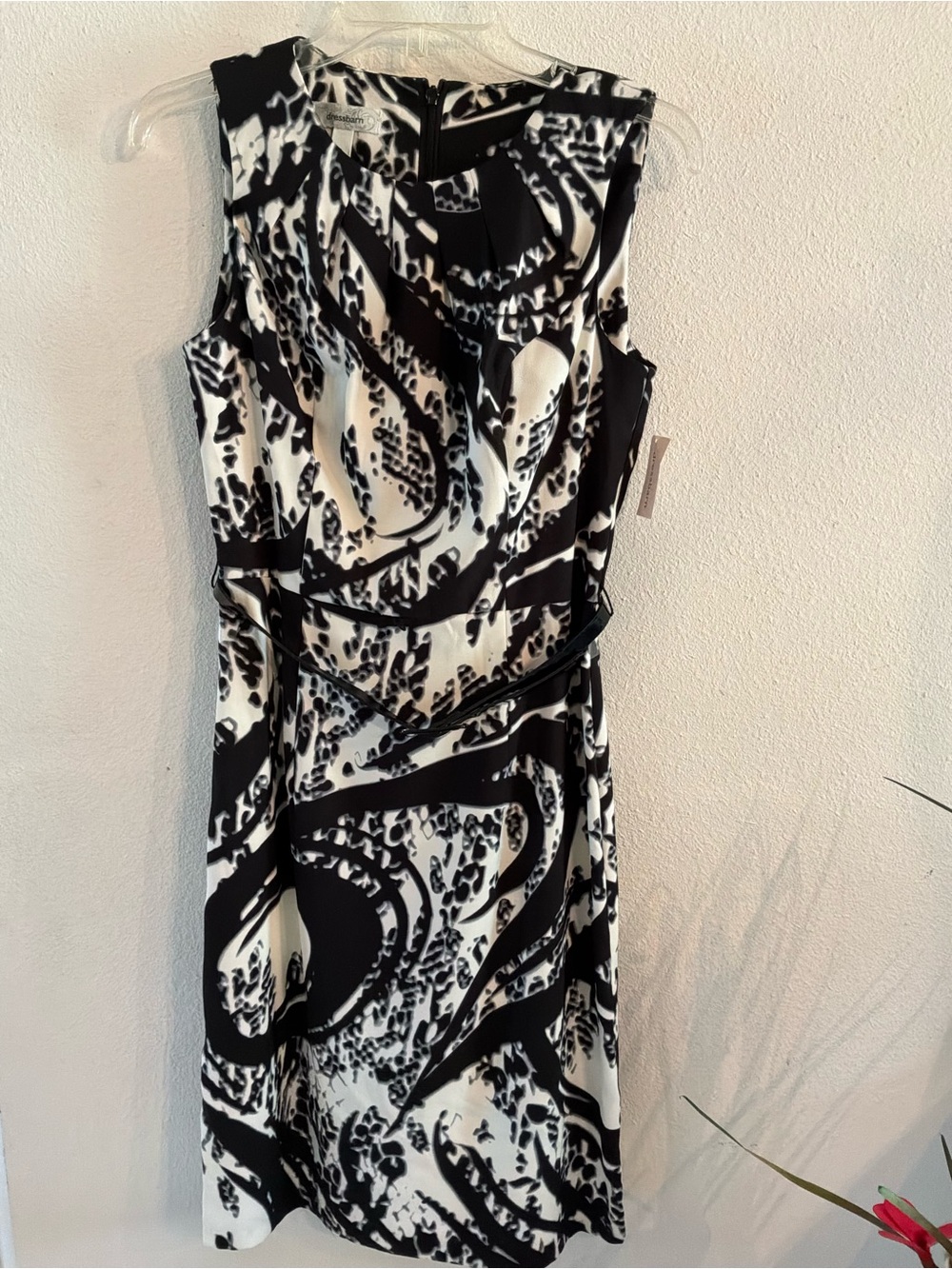 dressbarn Black and White Abstract Print Sheath Dress - Picture 10 of 10